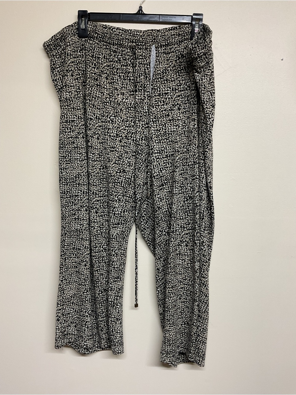 Avenue Black & White Wide-Leg Knit Pants